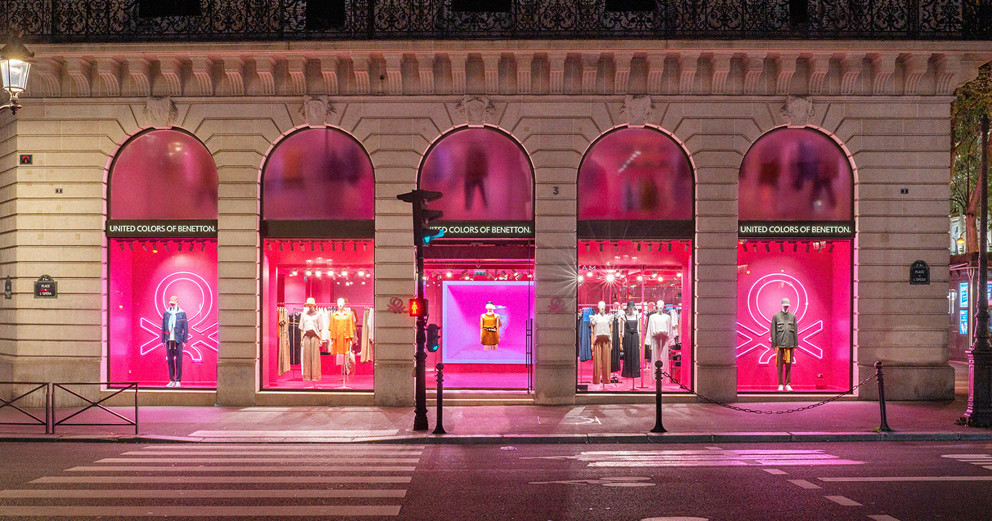 talent Optimistisch Embryo Fashion: United Colors of Benetton goes pink in Place de L'Opéra - adobo  Magazine Online