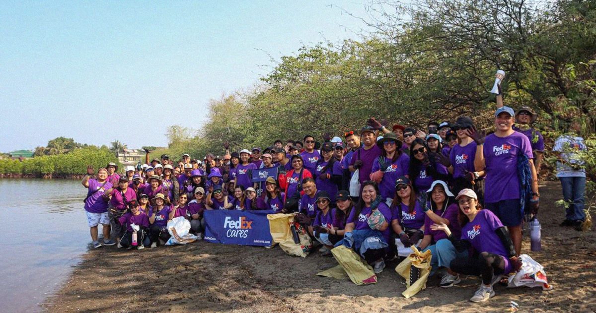 FedEx volunteers clean up Zambales beach in collaboration hero